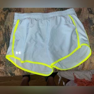 Under armour short.